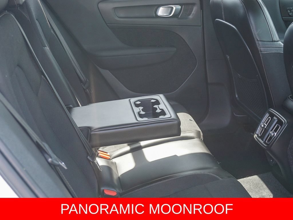 Used 2020 Volvo XC40 T5 Momentum AWD/4WD image 13
