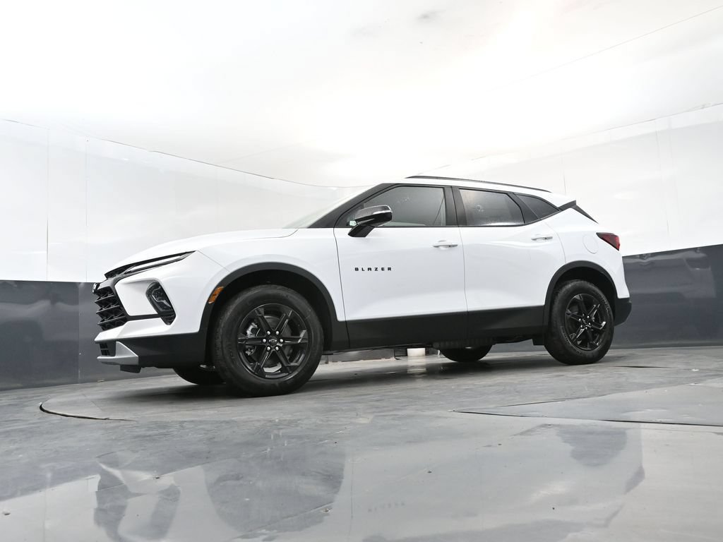 New 2026 Chevrolet Blazer LT w/ Midnight/Sport Edition AWD/4WD image 13