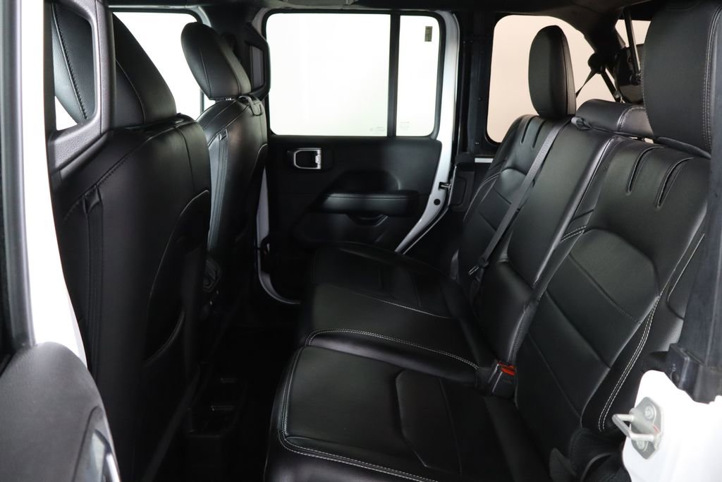 Used 2023 Jeep Wrangler Unlimited Sahara w/ Cold Weather Group AWD/4WD image 16