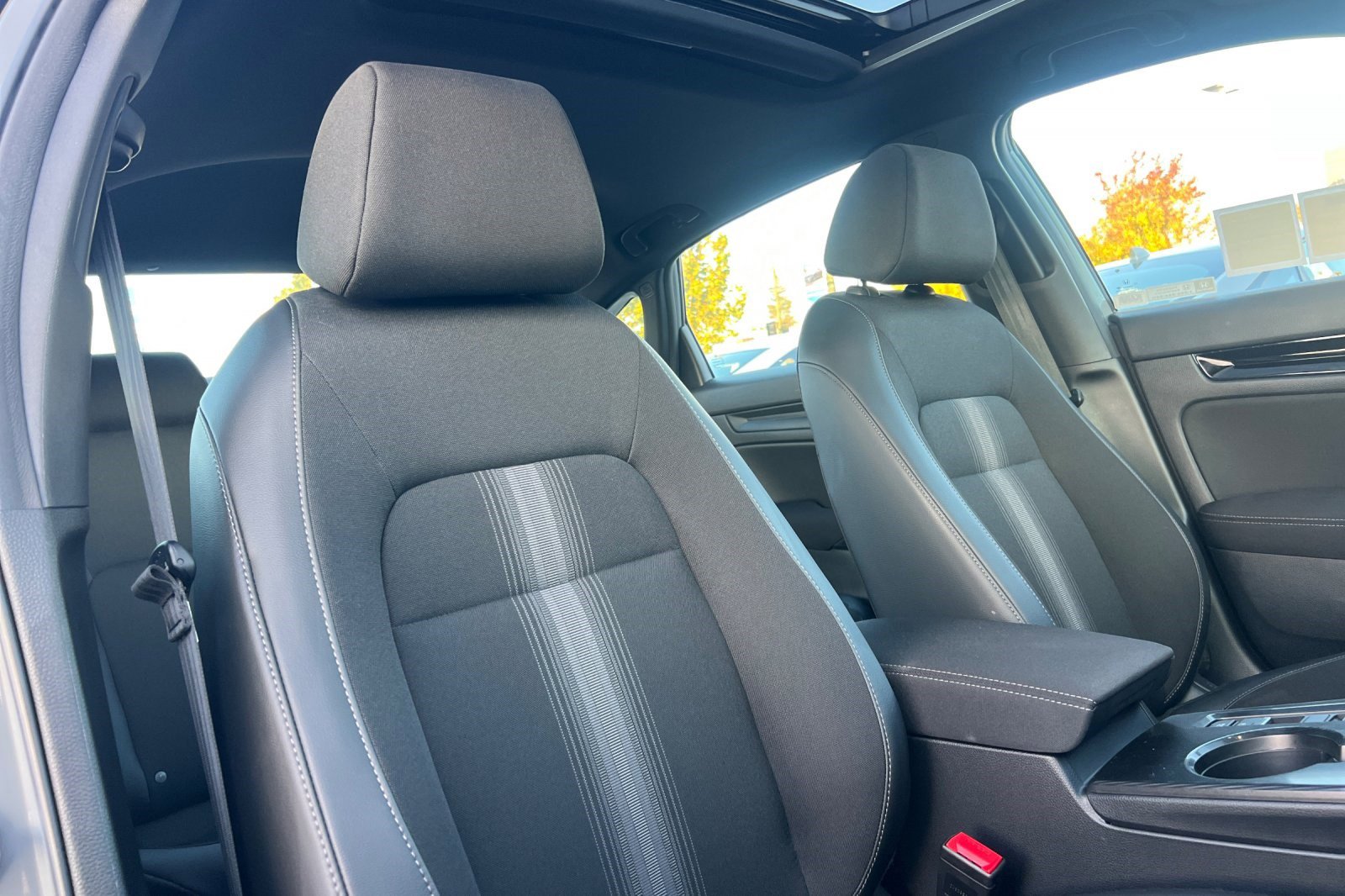 Used 2025 Honda Civic FWD Hybrid Sedan image 31