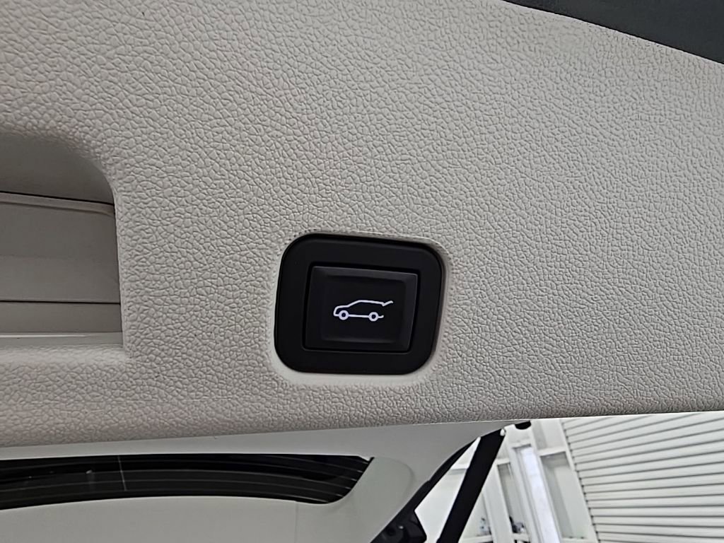 New 2026 GMC Acadia Denali w/ Super Cruise Package FWD image 38