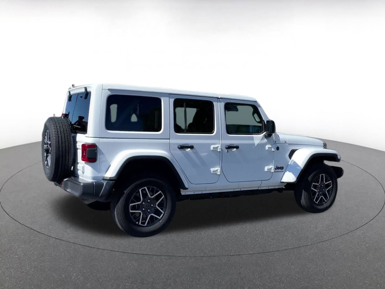 Used 2025 Jeep Wrangler Sahara image 15