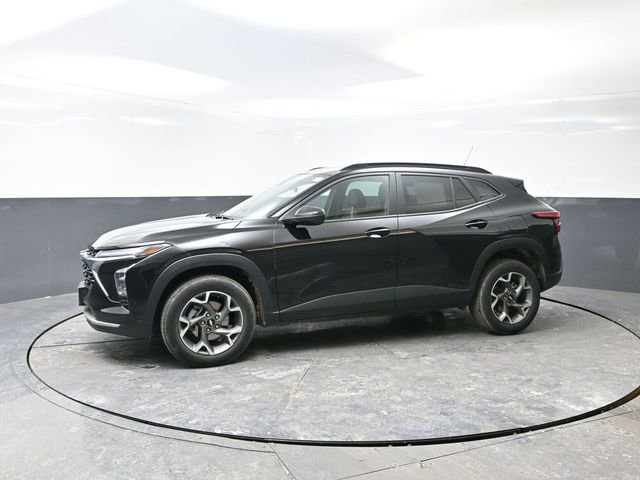 Used 2025 Chevrolet Trax LT image 8