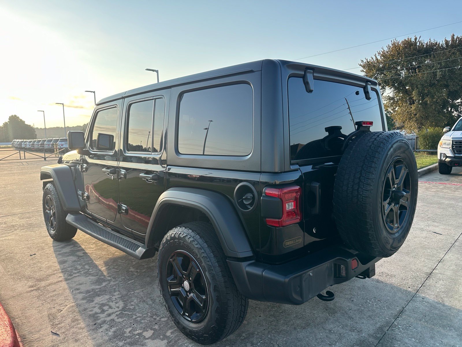 Used 2019 Jeep Wrangler Unlimited Sport S AWD/4WD image 5