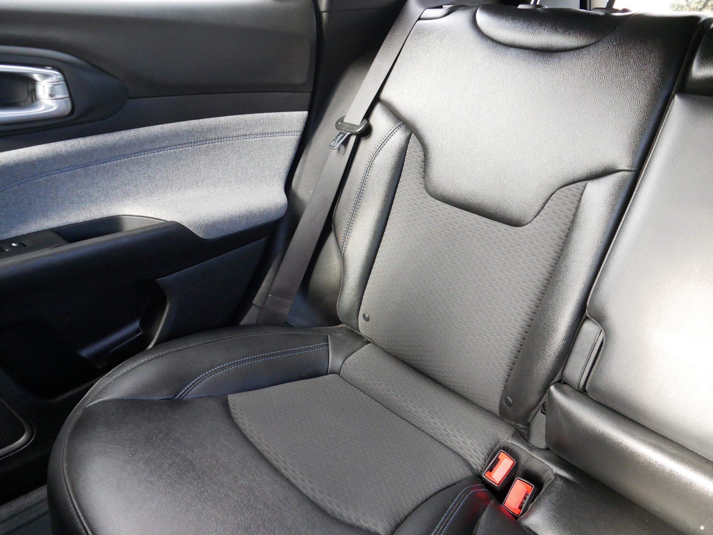 Used 2024 Jeep Compass Latitude image 12