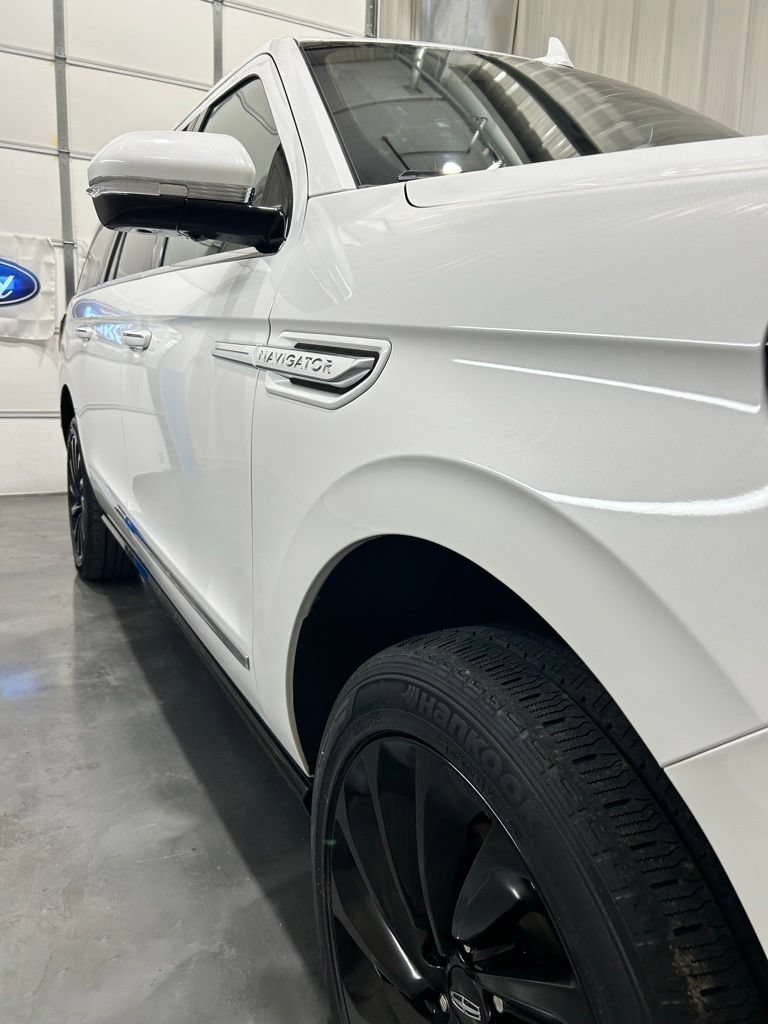 Used 2021 Lincoln Navigator L Reserve AWD/4WD image 8