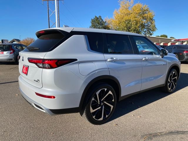 Used 2024 Mitsubishi Outlander 4WD Plug-In Hybrid image 5