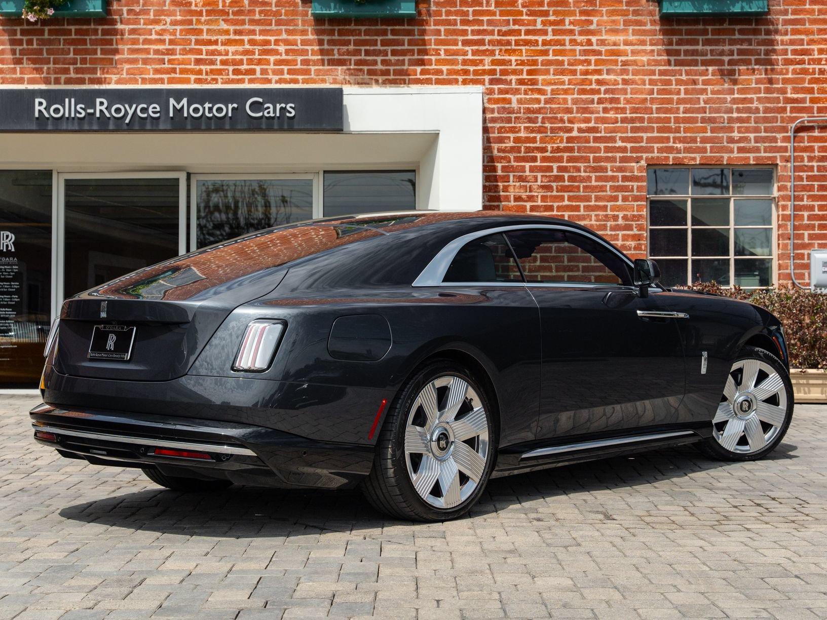 Used 2024 Rolls-Royce Spectre w/ Spectre Launch Package AWD/4WD image 2