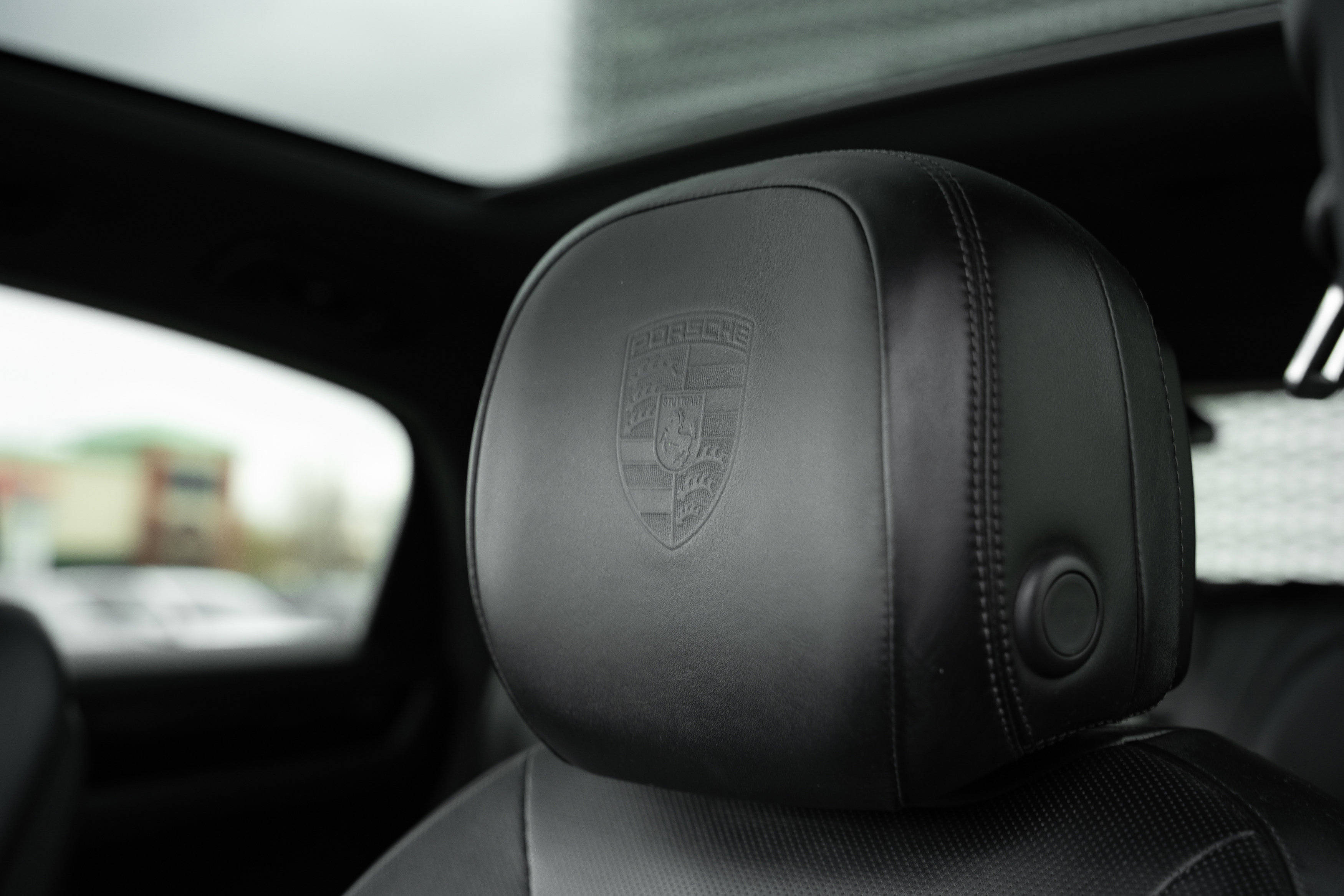 Used 2021 Porsche Cayenne Coupe image 25