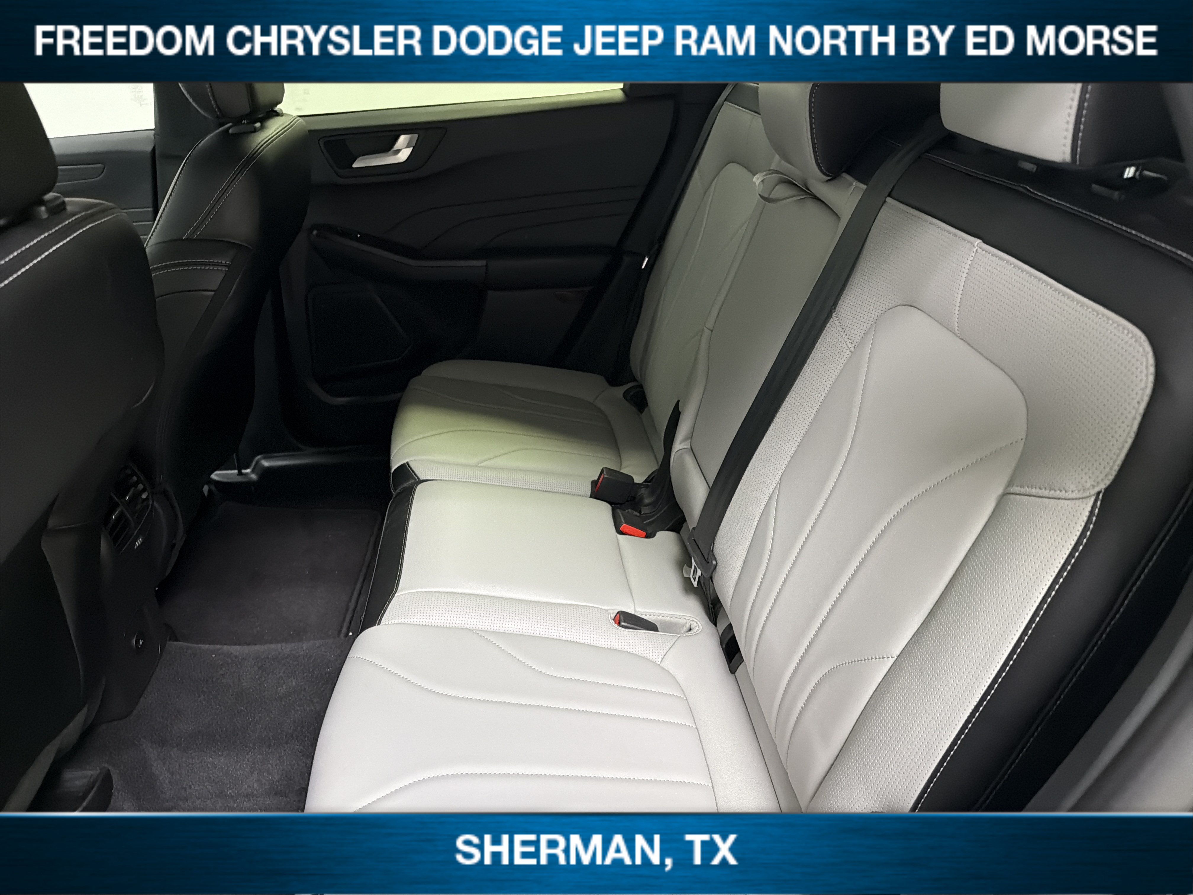 Used 2026 Ford Escape Platinum w/ Premium Technology Package AWD/4WD image 8