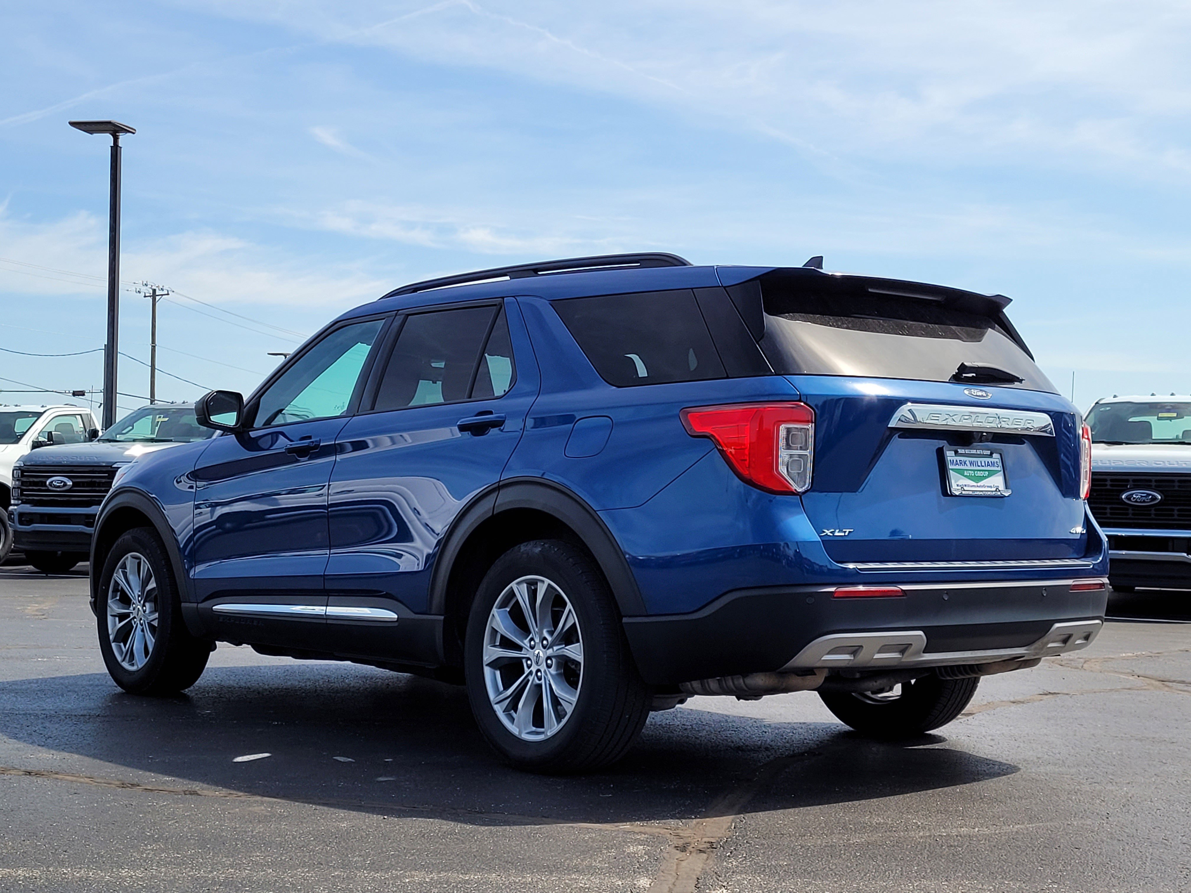 Used 2022 Ford Explorer XLT w/ Equipment Group 202A AWD/4WD image 6