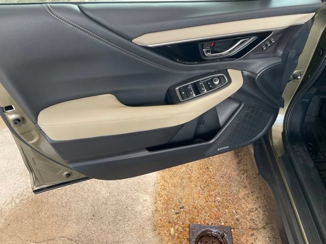 Used 2025 Subaru Outback Limited AWD/4WD image 27