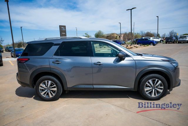 Used 2025 Nissan Pathfinder SL AWD/4WD image 6