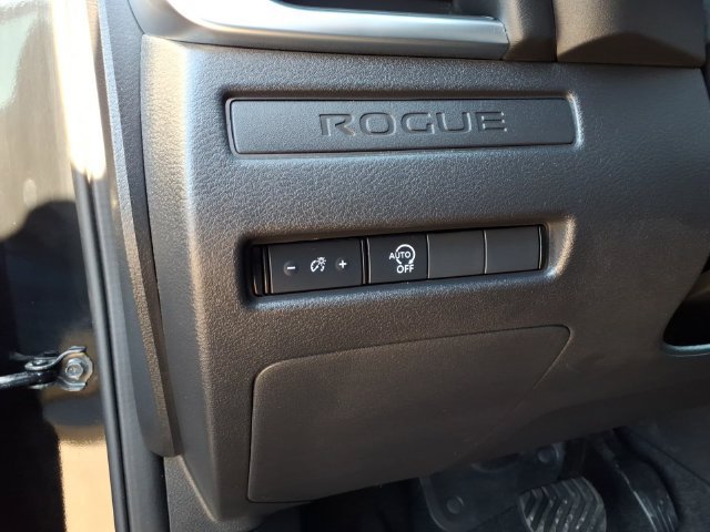 Used 2024 Nissan Rogue S AWD/4WD image 9