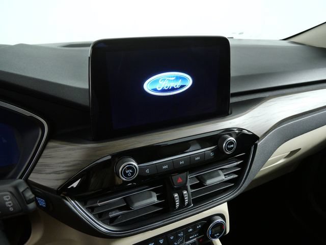 Certified 2020 Ford Escape Titanium AWD/4WD image 18