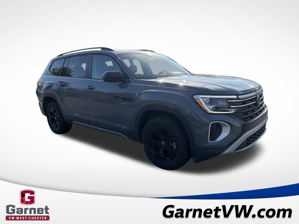 Used 2024 Volkswagen Atlas Peak Edition SE image 8