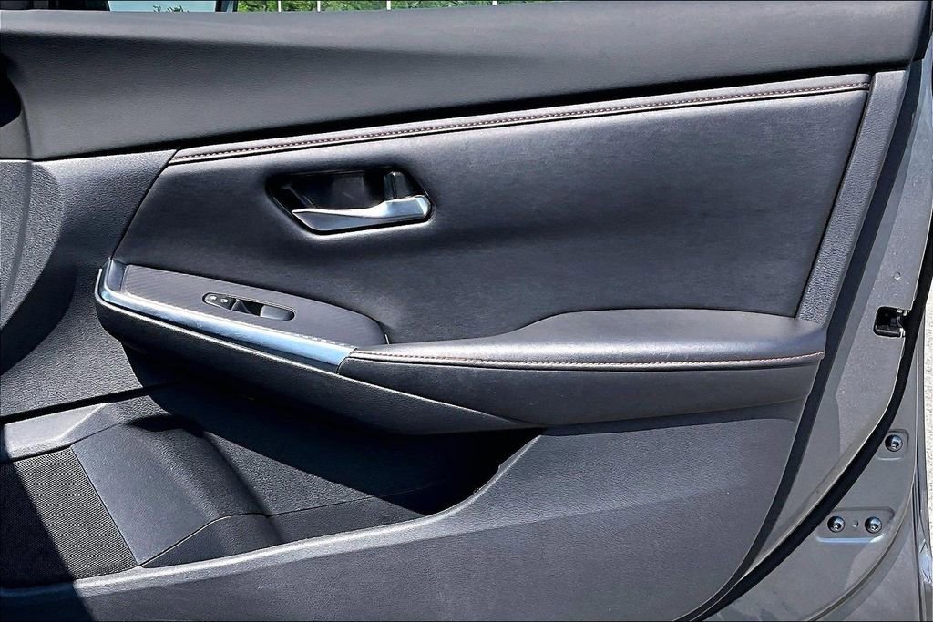 Used 2023 Nissan Sentra SR w/ Electronics Package FWD image 22