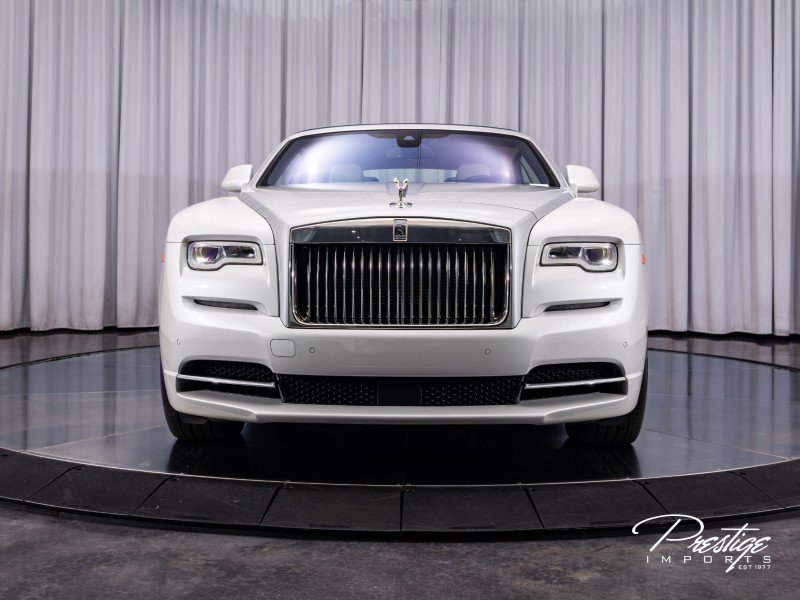 Used 2016 Rolls-Royce Dawn image 3