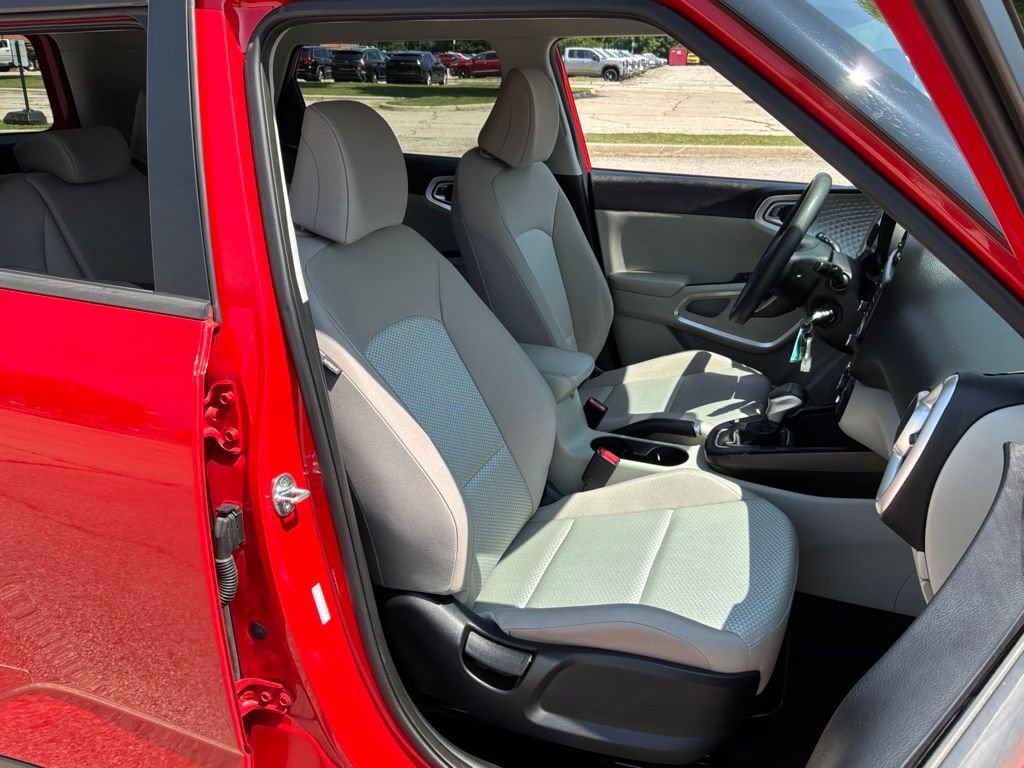 Used 2022 Kia Soul LX FWD image 39