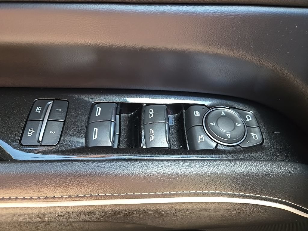 Used 2023 Cadillac Escalade ESV Premium Luxury AWD/4WD image 30
