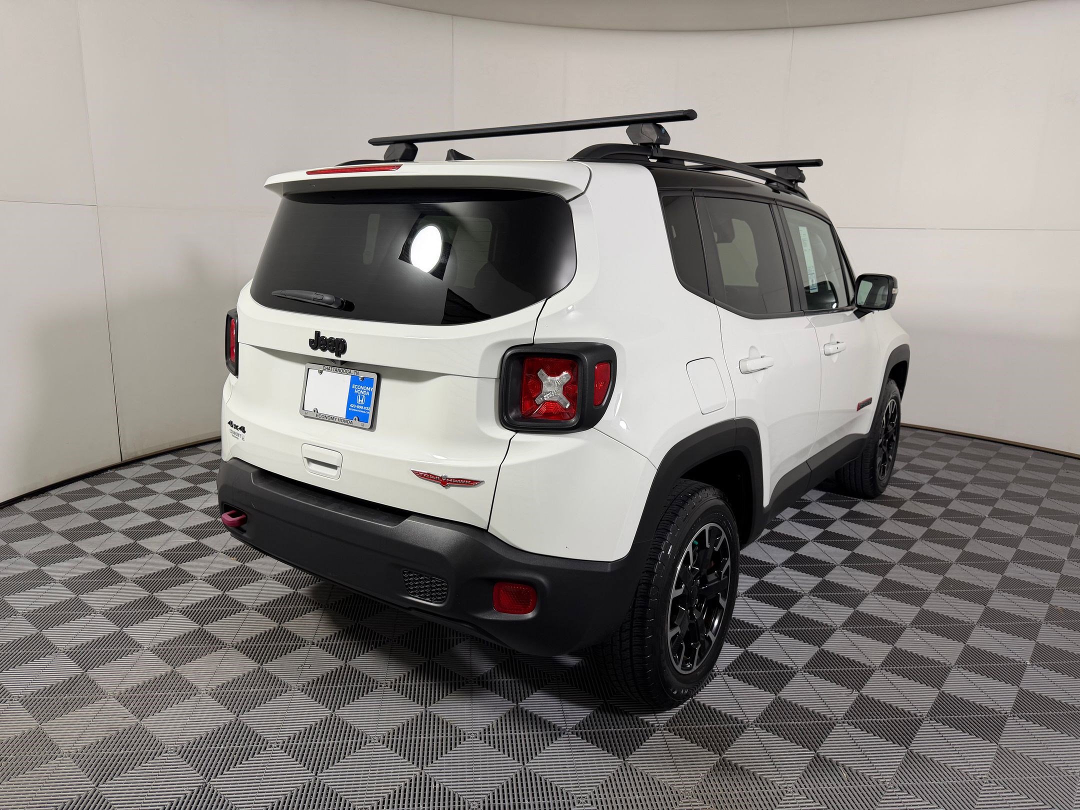 Used 2023 Jeep Renegade Trailhawk w/ Trailhawk Elite Group AWD/4WD image 8