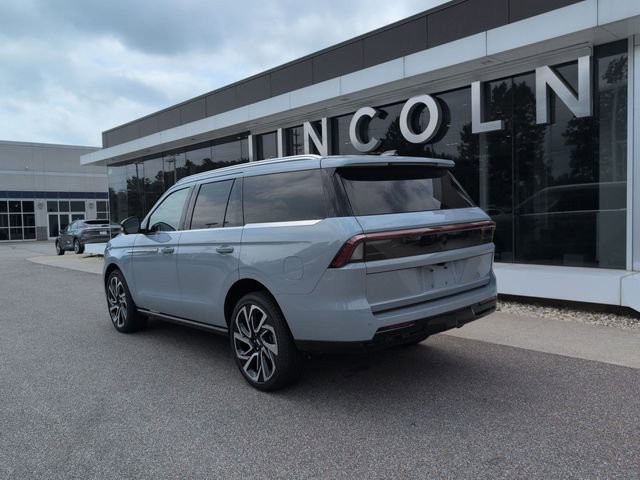New 2026 Lincoln Navigator Reserve AWD/4WD image 3