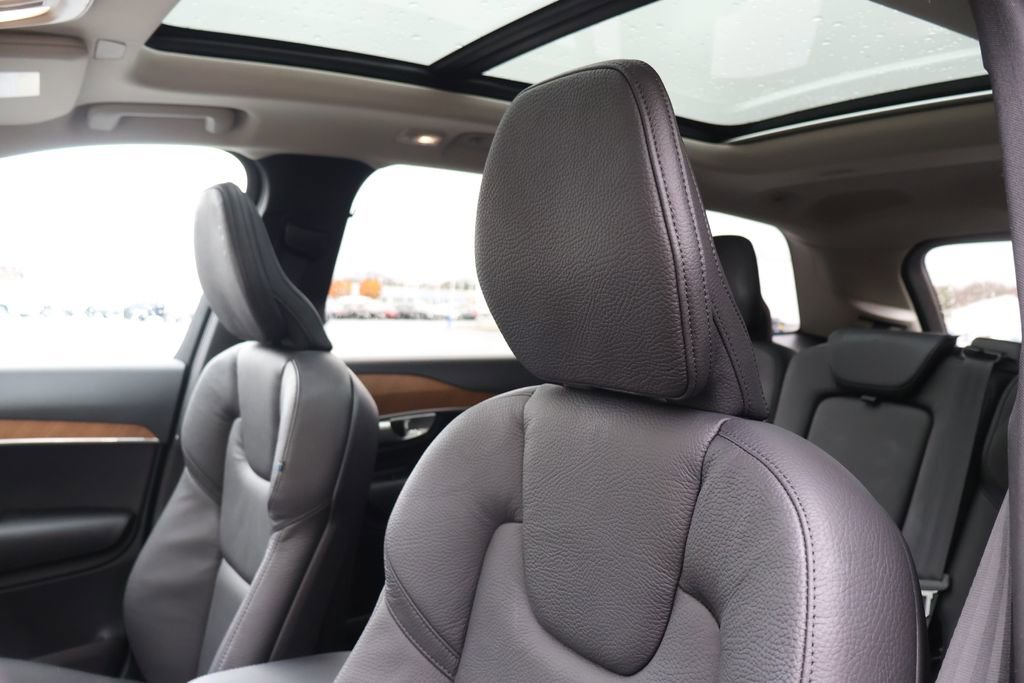 Used 2024 Volvo XC90 B6 Plus w/ Protection Package Premier image 32