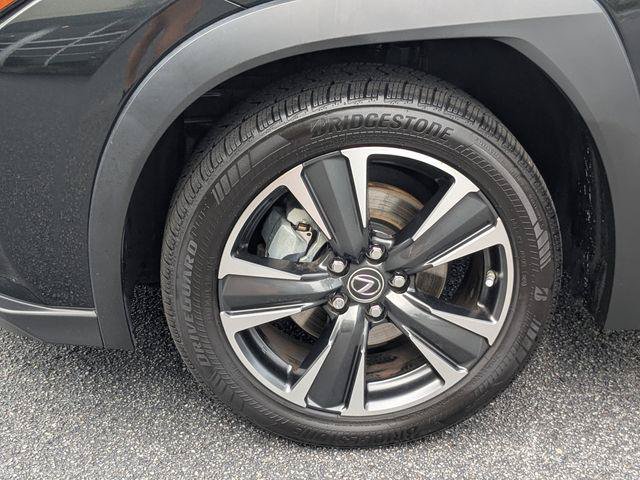 Certified 2024 Lexus UX 250h FWD image 12