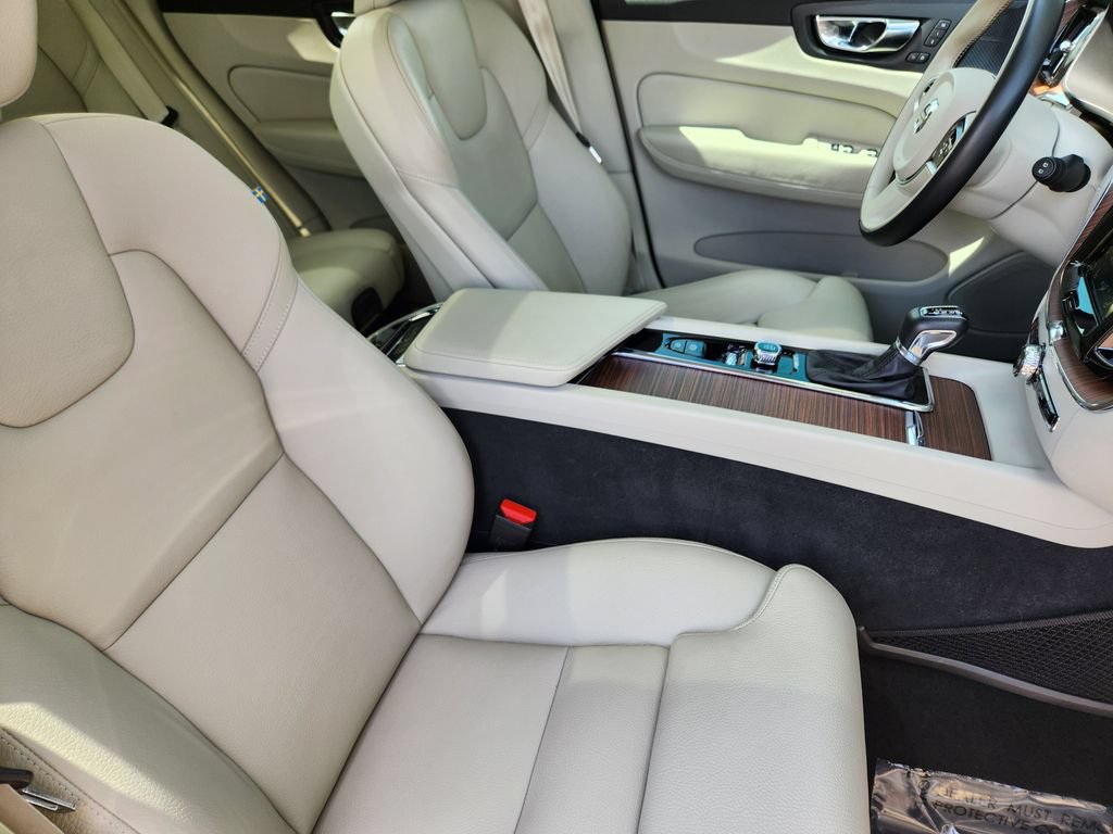 Used 2019 Volvo XC60 T6 Inscription w/ Protection Package Premier AWD/4WD image 5