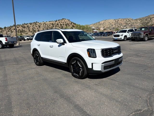 Used 2025 Kia Telluride S image 2