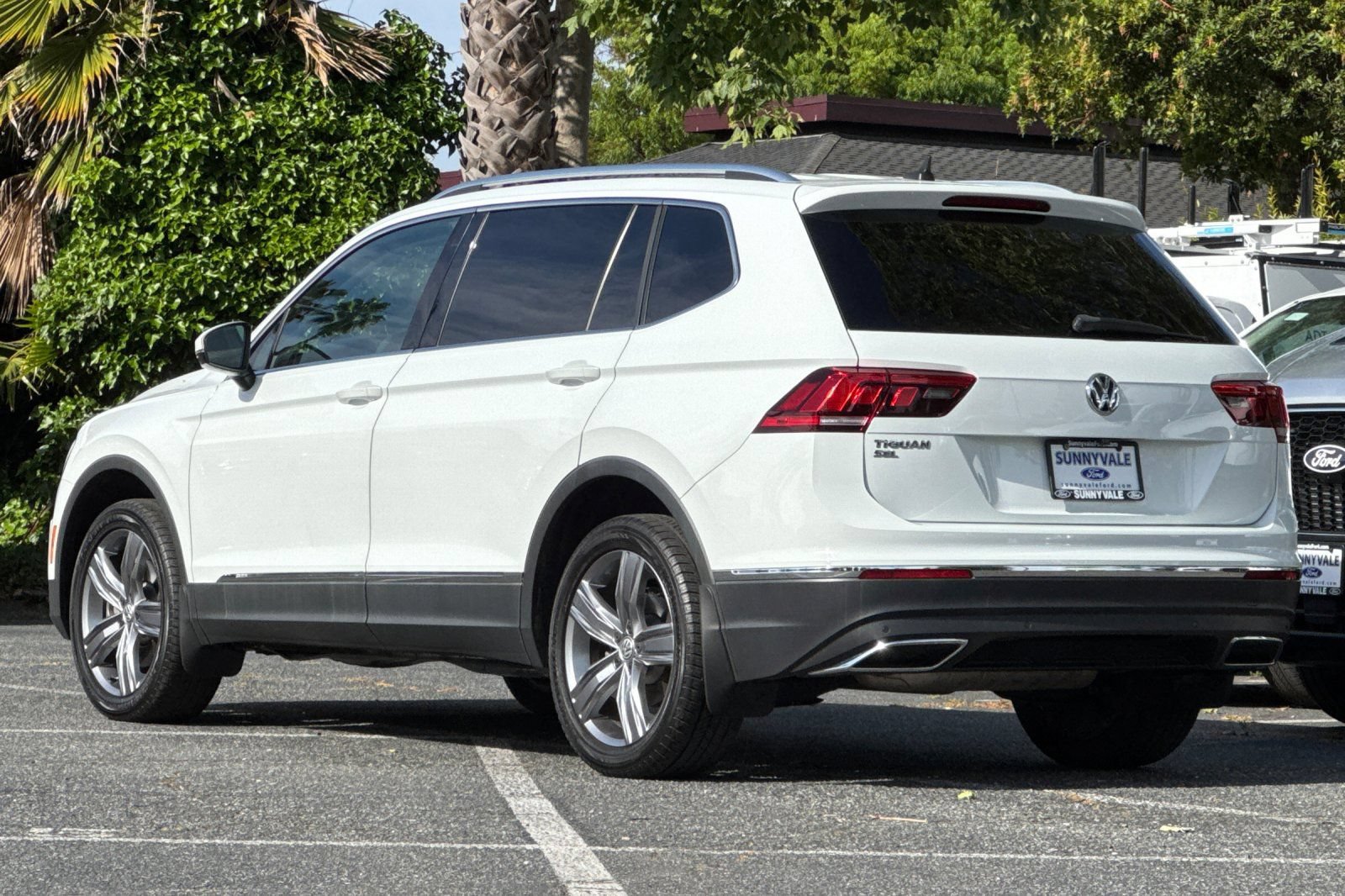 Used 2020 Volkswagen Tiguan SEL FWD image 6