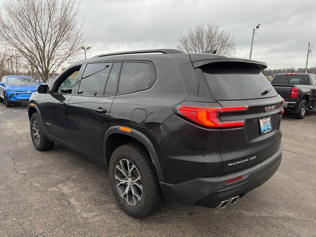 Used 2024 GMC Acadia AT4 w/ Luxury Package image 7