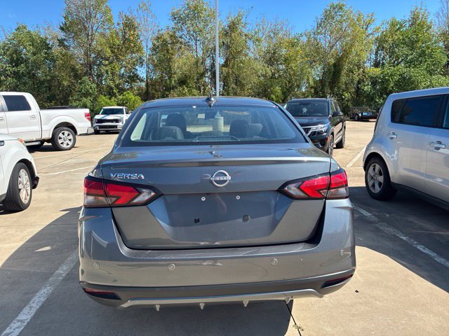 Used 2025 Nissan Versa SV FWD image 5