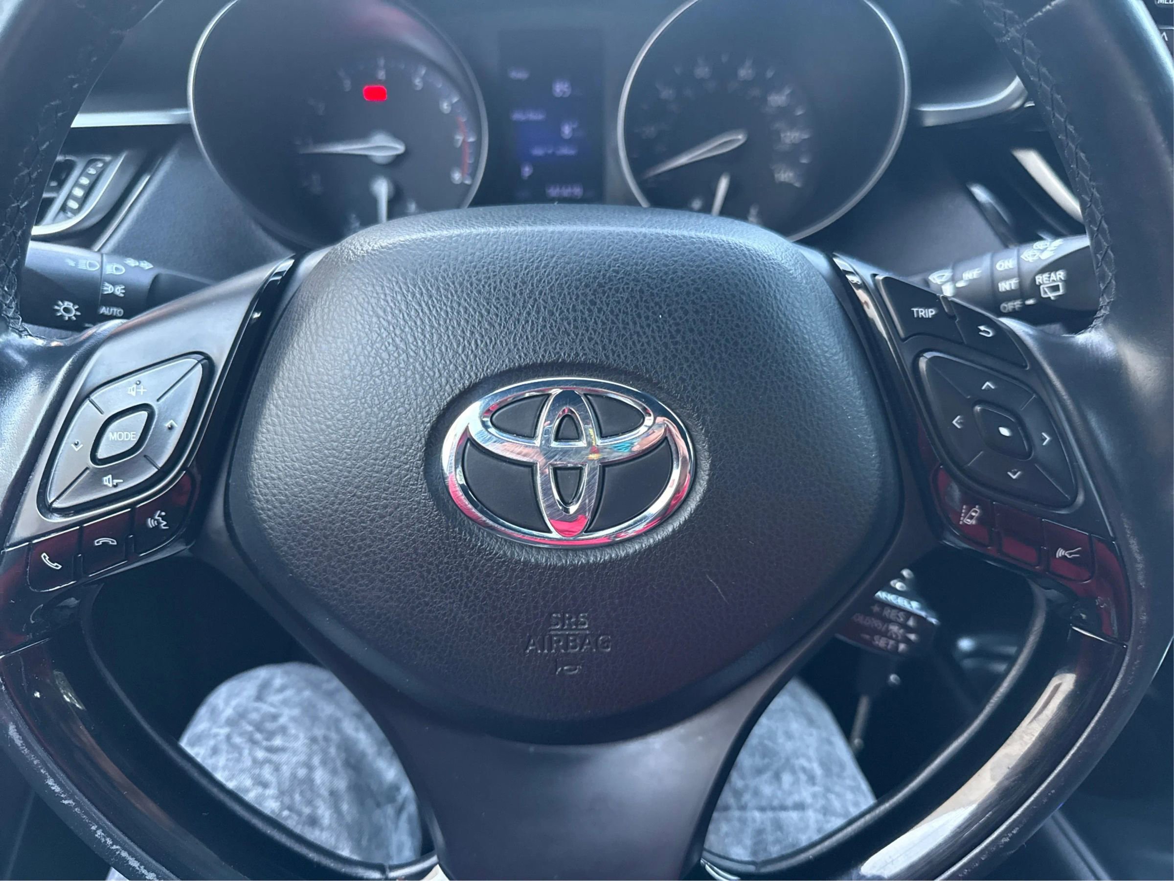 Used 2018 Toyota C-HR XLE image 18