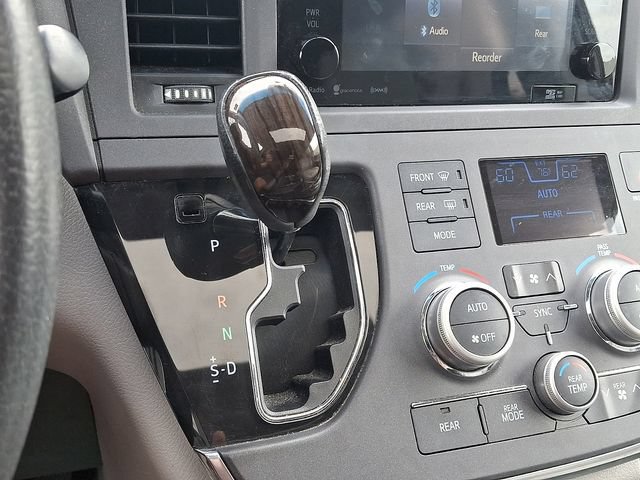 Certified 2017 Toyota Sienna XLE Premium AWD/4WD image 18