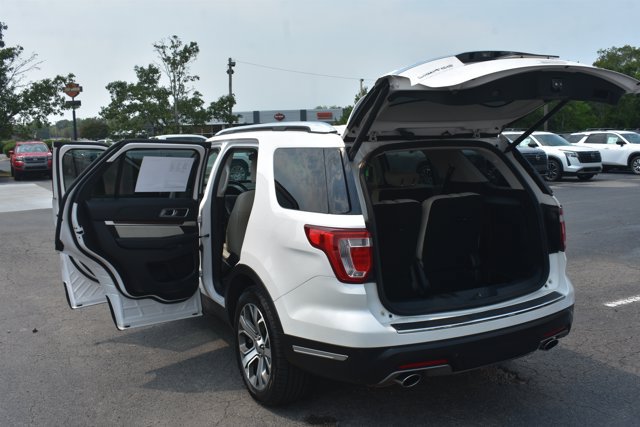Used 2019 Ford Explorer Limited w/ Limited Luxury Package FWD image 18