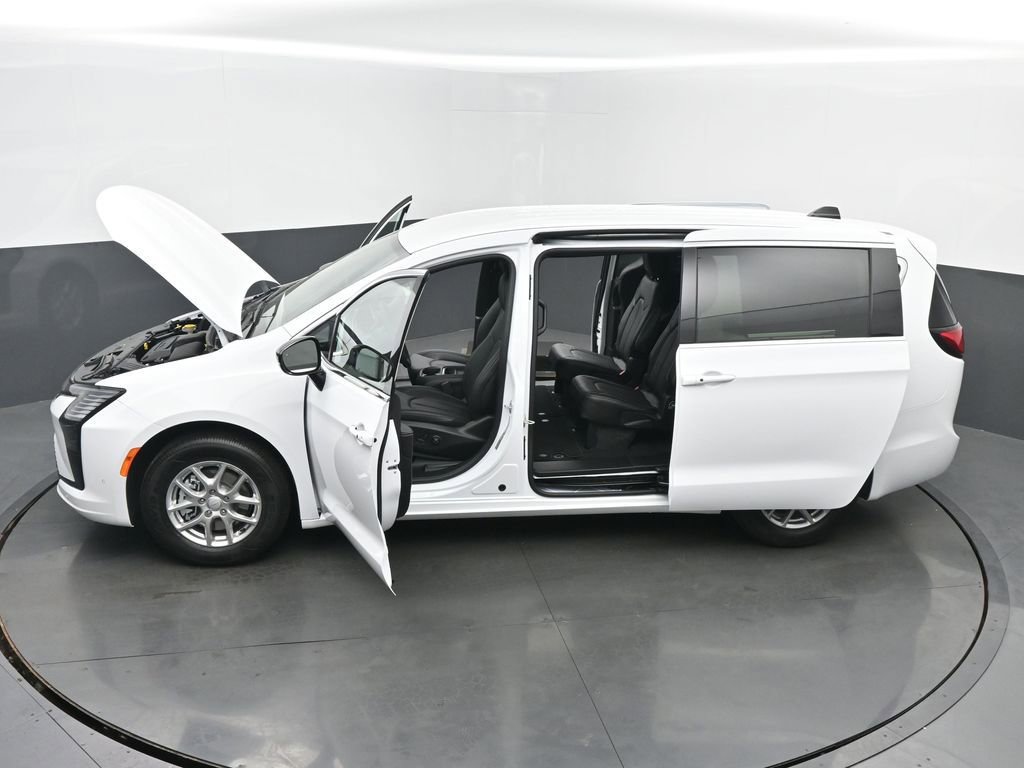 New 2027 Chrysler Pacifica Select FWD image 61