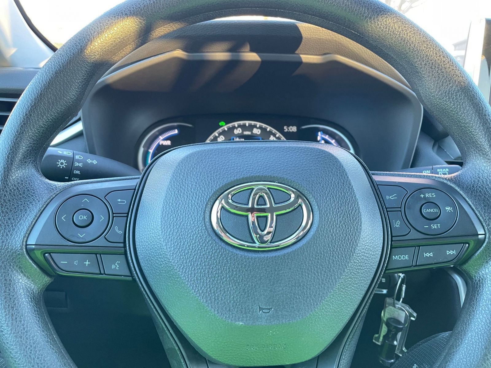 Used 2025 Toyota RAV4 LE image 27