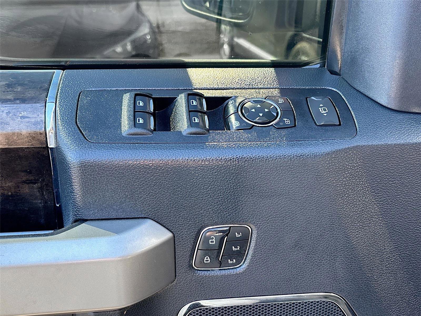 Used 2022 Ford F250 Lariat w/ Lariat Value Package image 19