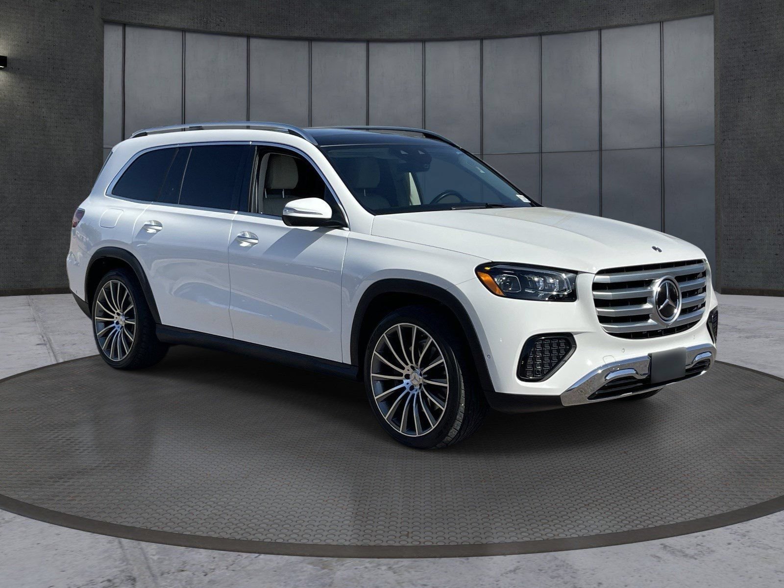 Used 2024 Mercedes-Benz GLS 450 4MATIC image 8