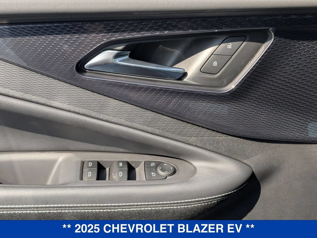 New 2025 Chevrolet Blazer EV LT AWD/4WD image 11