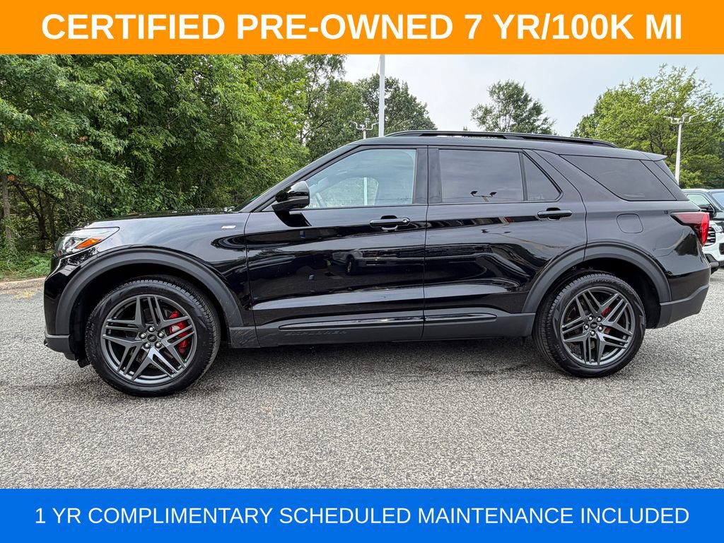 Used 2025 Ford Explorer ST-Line w/ ST-Line Street Pack AWD/4WD image 4