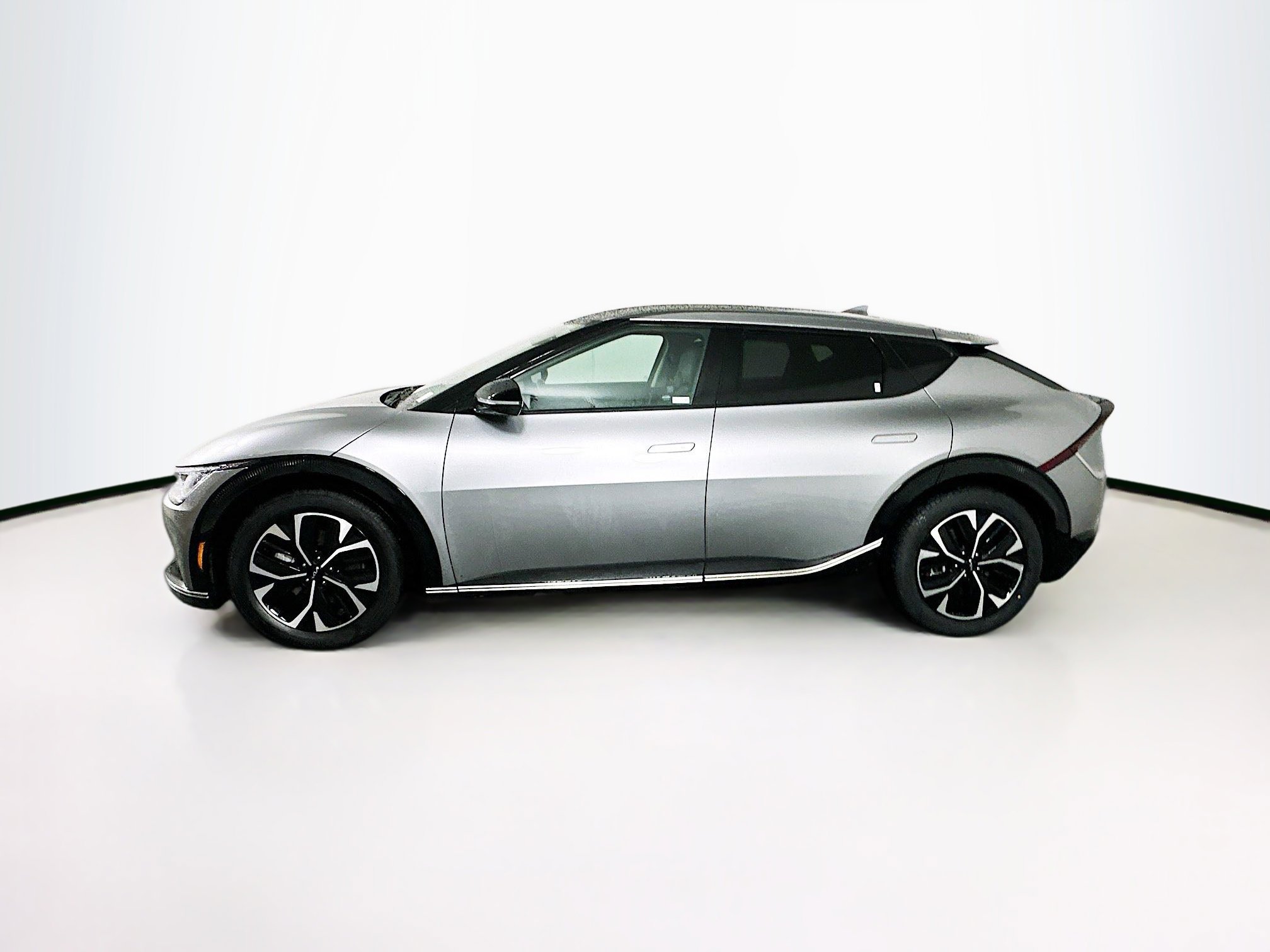 Used 2023 Kia EV6 Wind RWD image 4