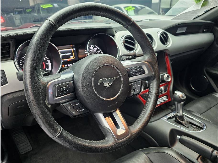 Used 2015 Ford Mustang GT Premium RWD image 10
