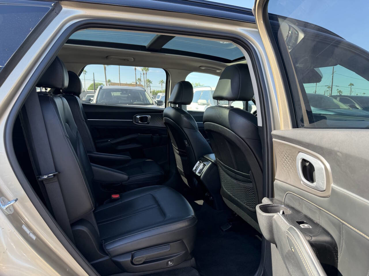 Used 2021 Kia Sorento SX image 32