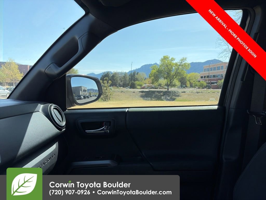 Used 2017 Toyota Tacoma TRD Off-Road w/ Tow Package (A/T) AWD/4WD image 11