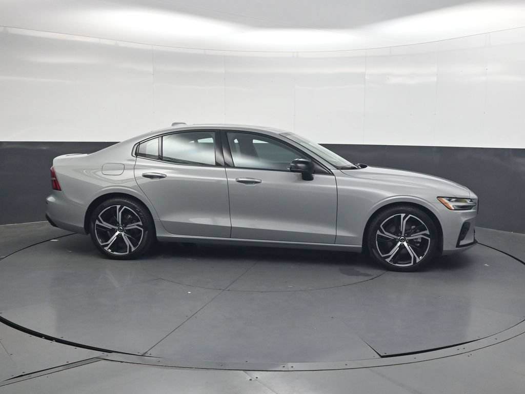 Used 2024 Volvo S60 B5 Core w/ Climate Package FWD image 4