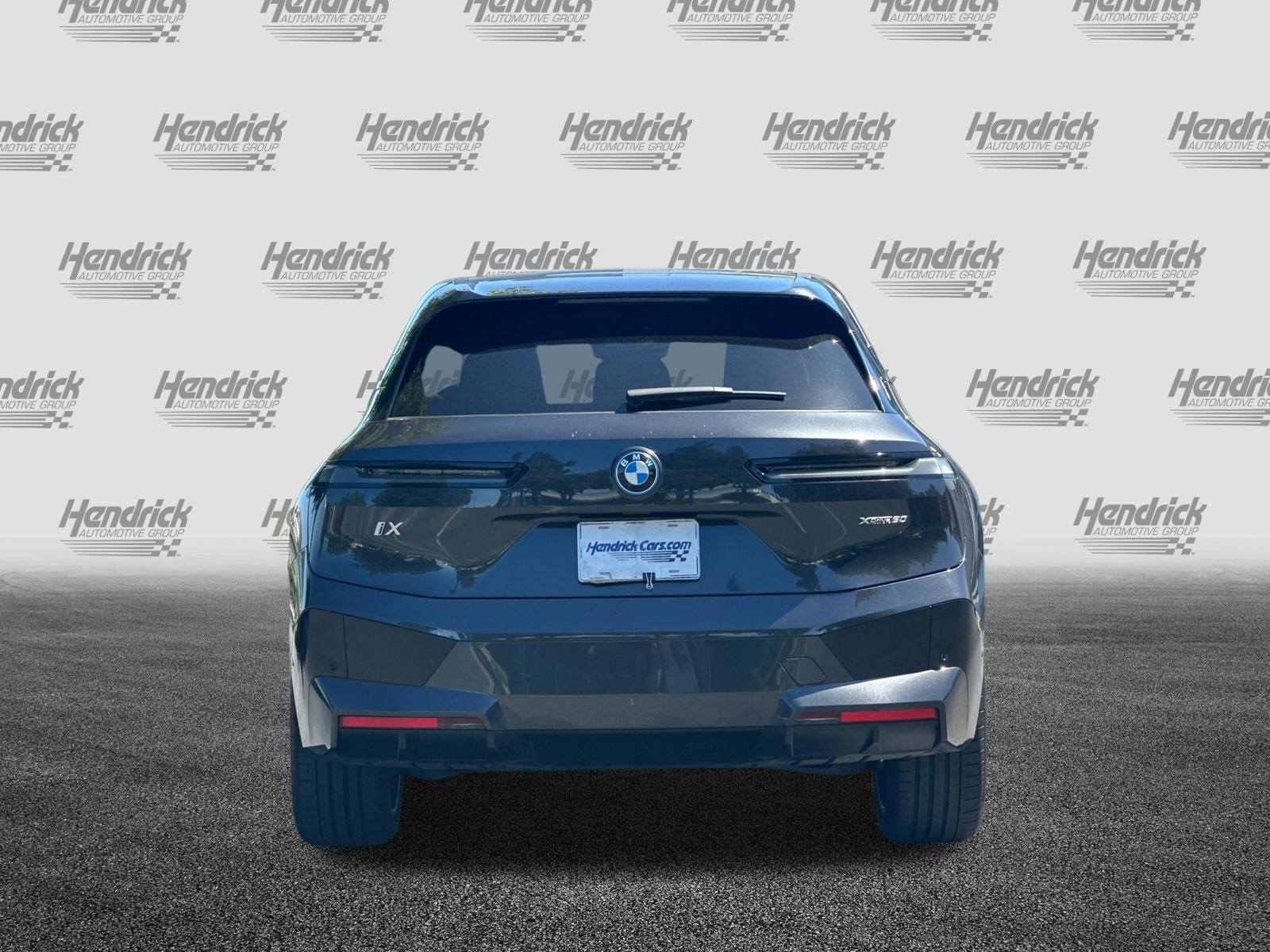 Used 2024 BMW iX xDrive50 w/ Premium Package AWD/4WD image 6