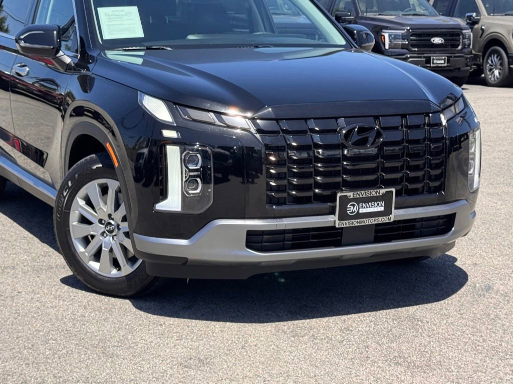 Used 2023 Hyundai Palisade SEL FWD image 3