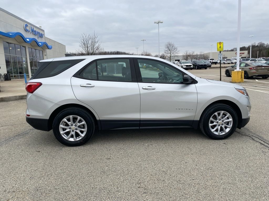 Used 2021 Chevrolet Equinox LS image 2